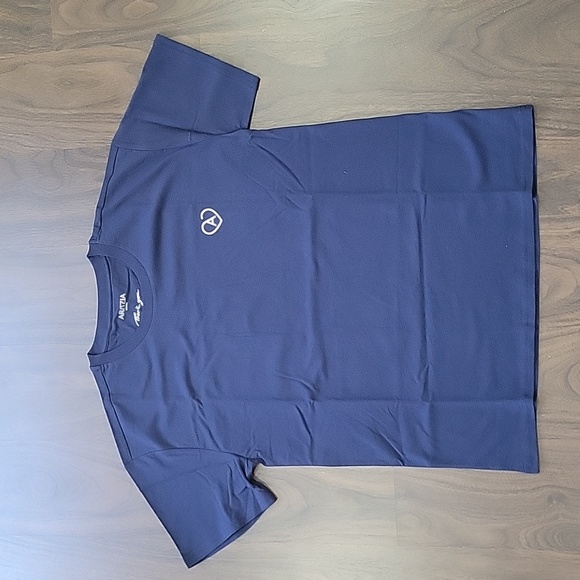 Aritizia t-shirt (new) - Picture 2 of 7